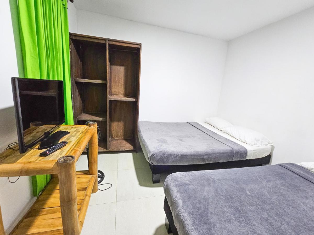 La Mercedes Lite Hostal By Mh Hotel กาลี ภายนอก รูปภาพ